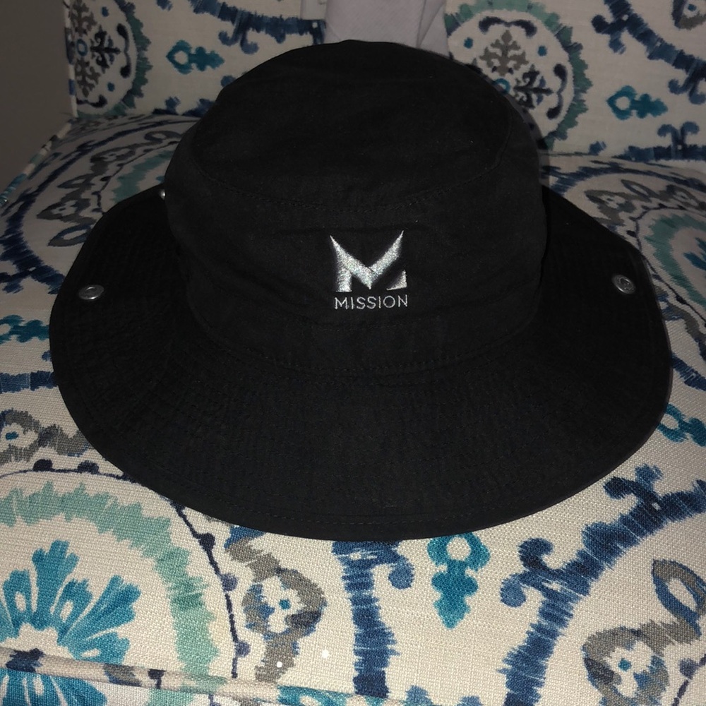 Mission cooling hat